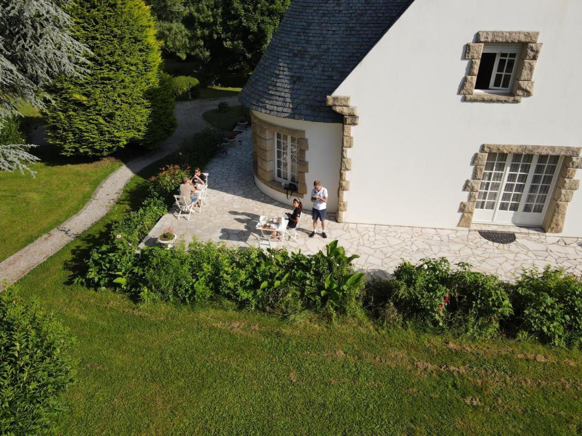 Crown Roads Bed & Breakfast Le Faouet  Exterior photo